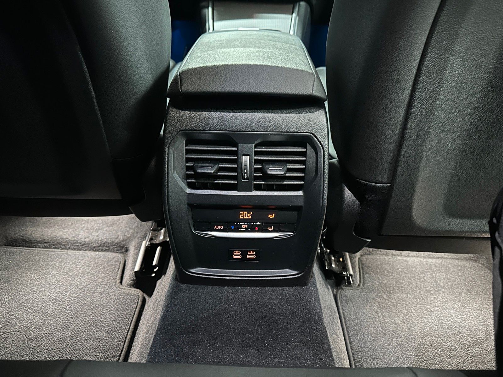 BMW 320d touring xDrive M-Sport Innovation - Samsaru's Car Outlet