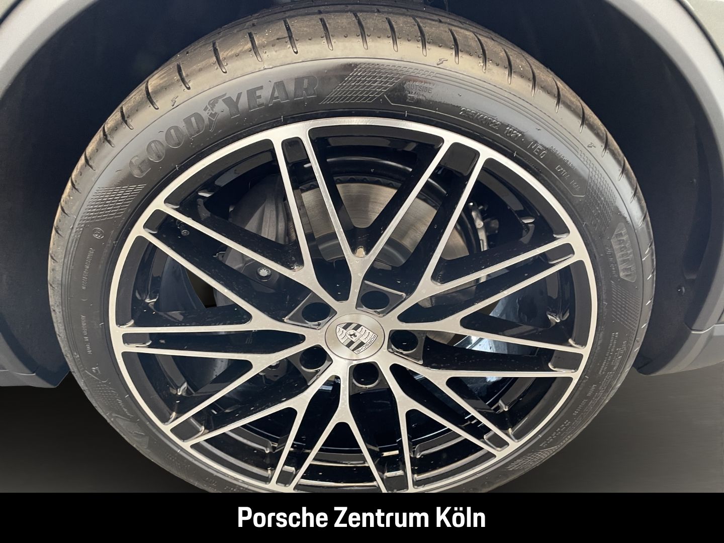 Porsche Macan 4 Luftfederung Panoramadach Surround-View
