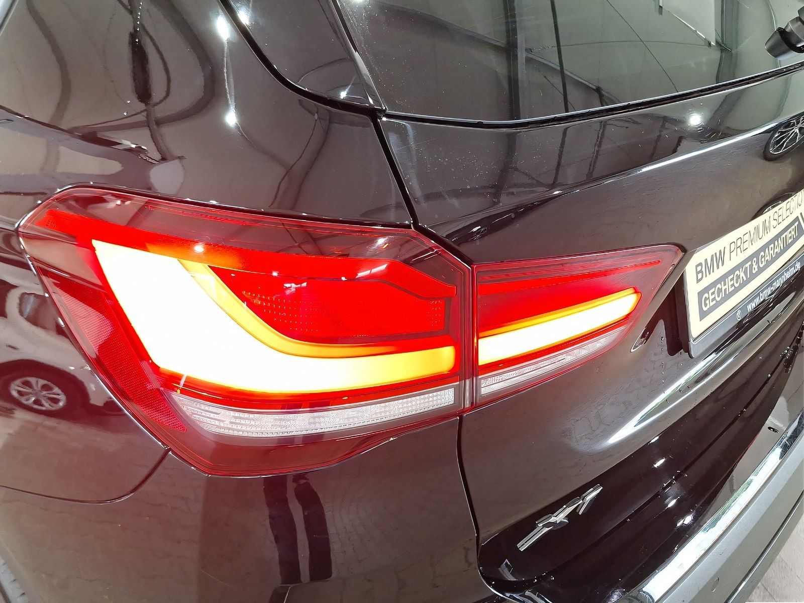 BMW X1 xDrive25e Sport Line - Samsaru's Car Outlet