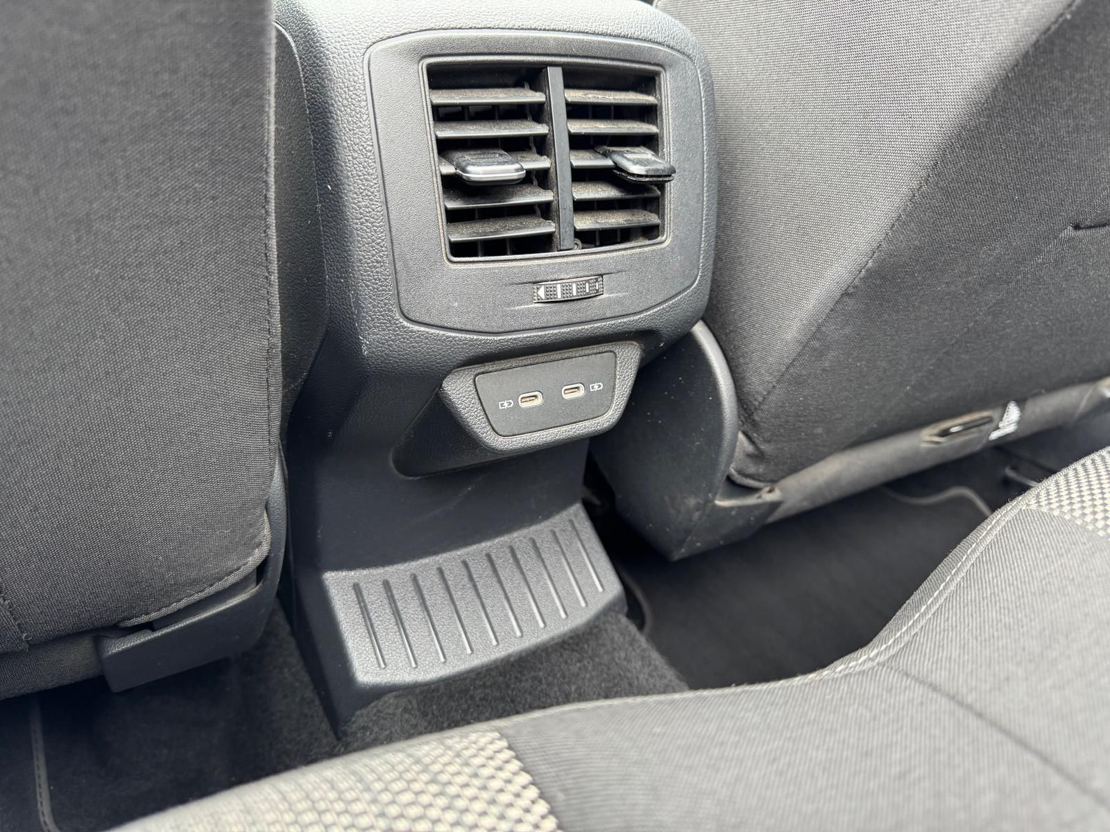 Volkswagen T-Roc 1.5 TSI Style - Samsaru's Car Outlet