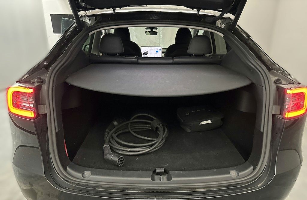 Tesla Model Y Long Range Dual AWD # black # incl. MWST