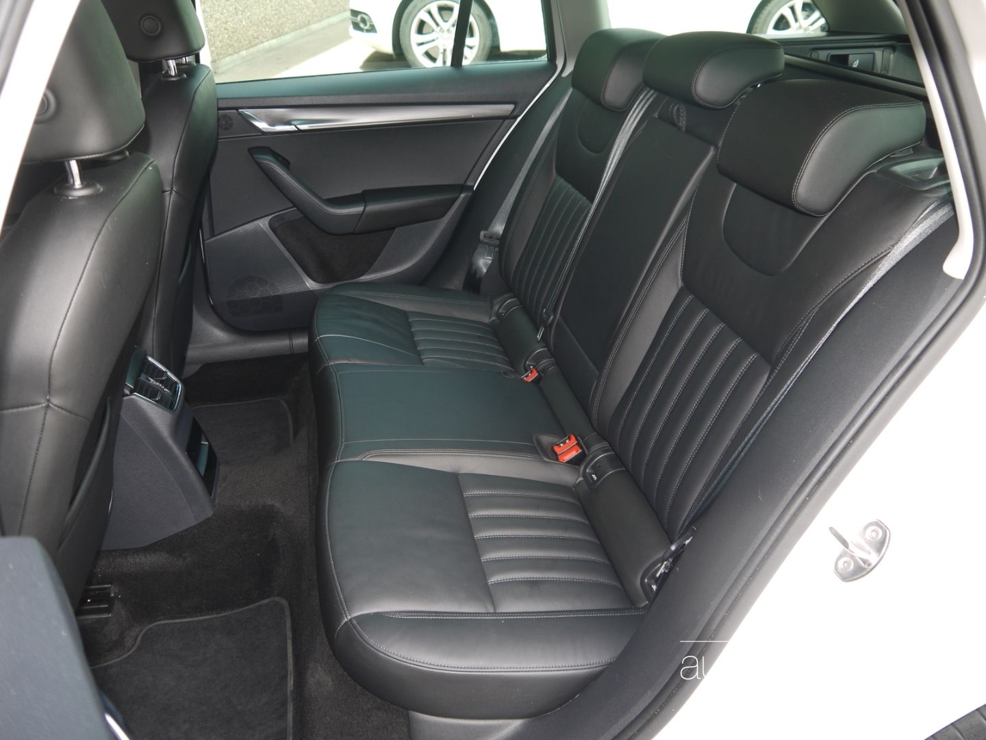 Skoda Octavia Combi 1.5 TSI DSG Style - Samsaru's Car Outlet