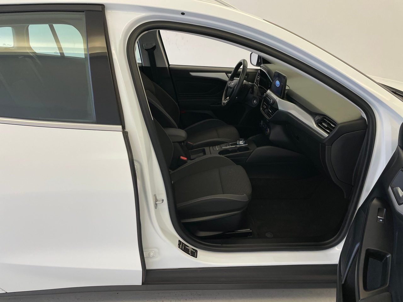 Ford Focus 2.0 EcoBlue - Samsaru's Car Outlet