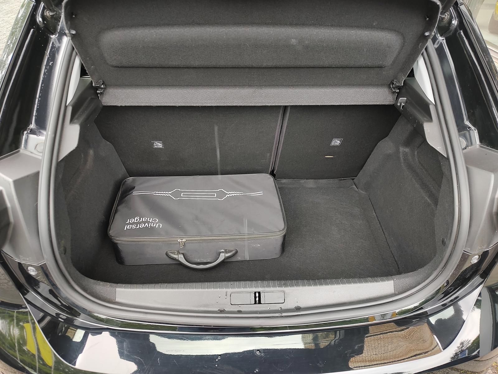 Opel Corsa F e Elegance - Samsaru's Car Outlet