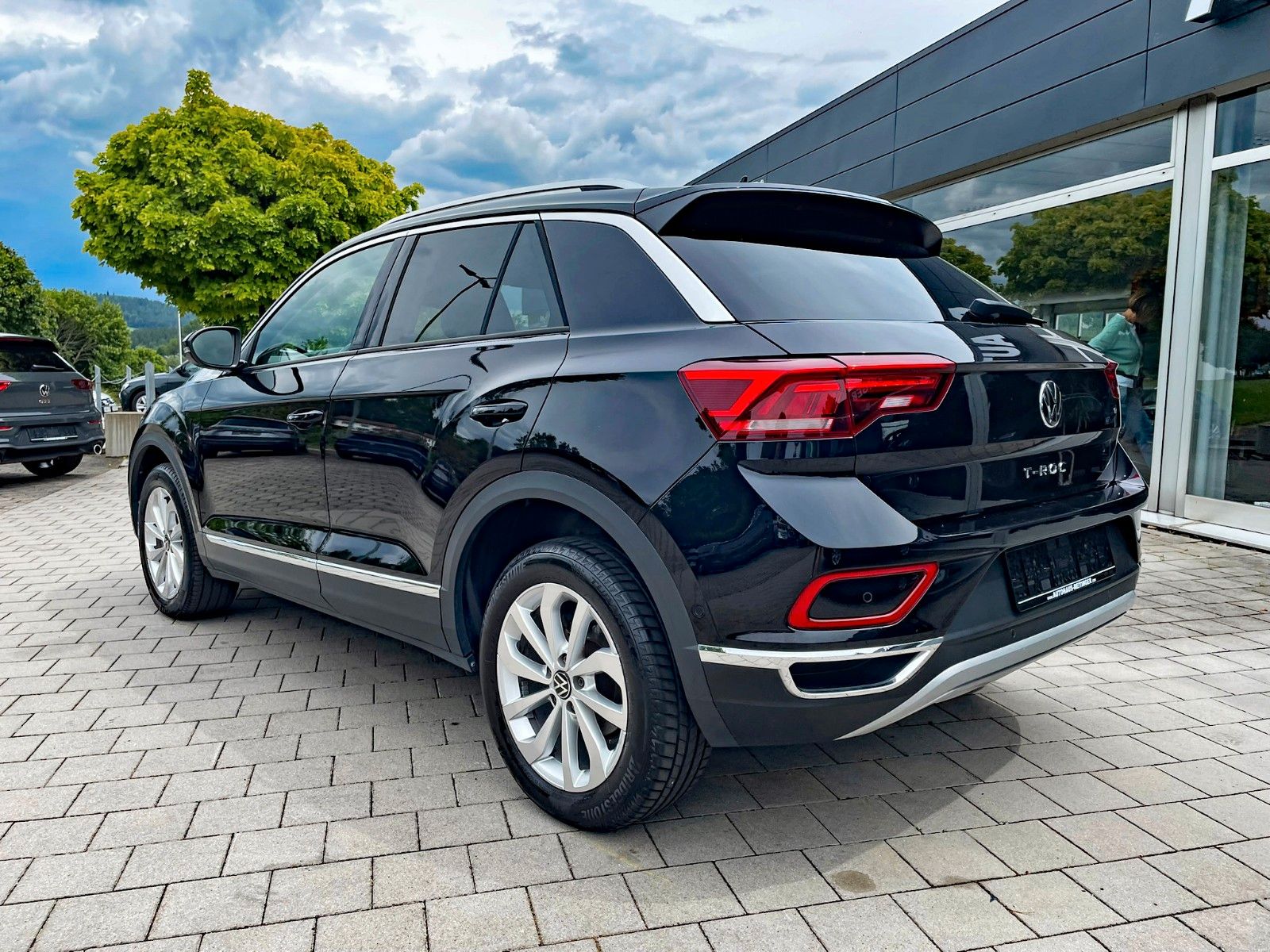 Volkswagen T-Roc Style - Samsaru's Car Outlet