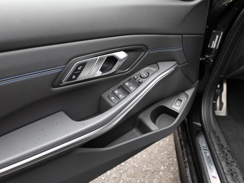 BMW 320i Touring M-Sportpaket - Samsaru's Car Outlet