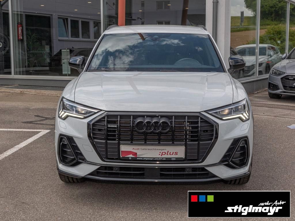 Audi Q3 S-line 45 TFSI quattro - Samsaru's Car Outlet