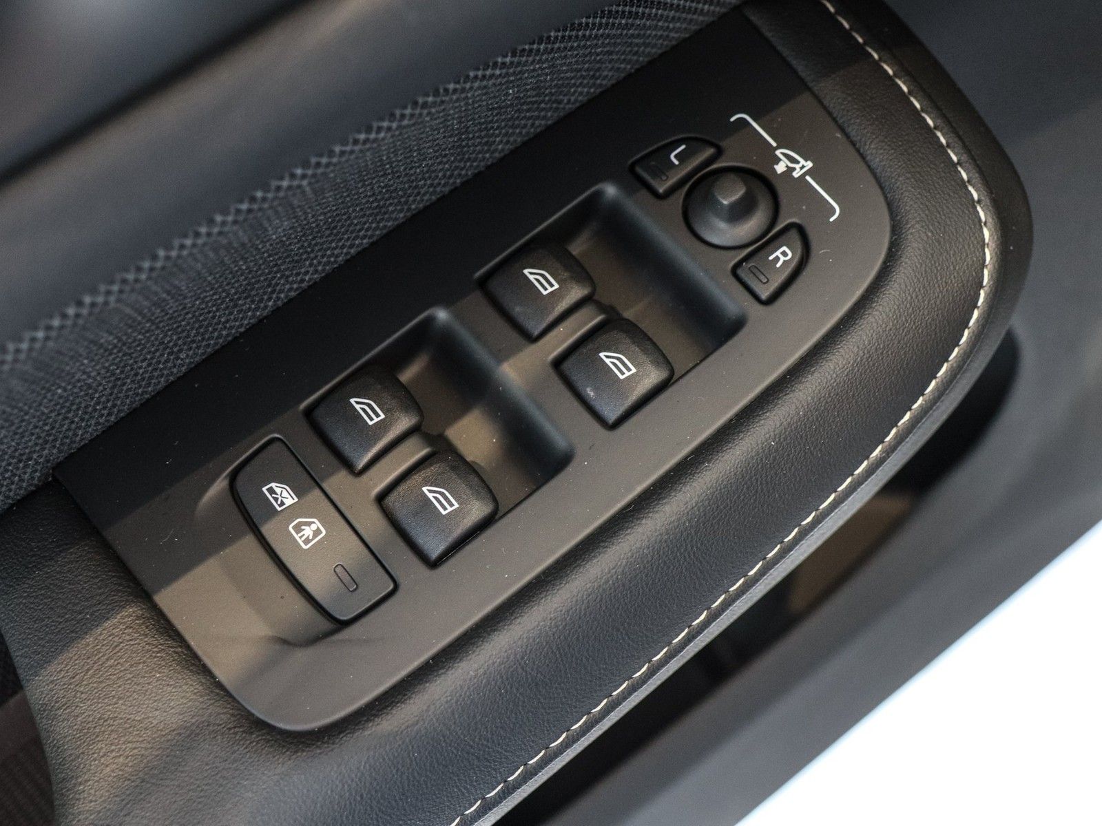Volvo S60 T8 Recharge AWD Polestar Engineered NP:77.23