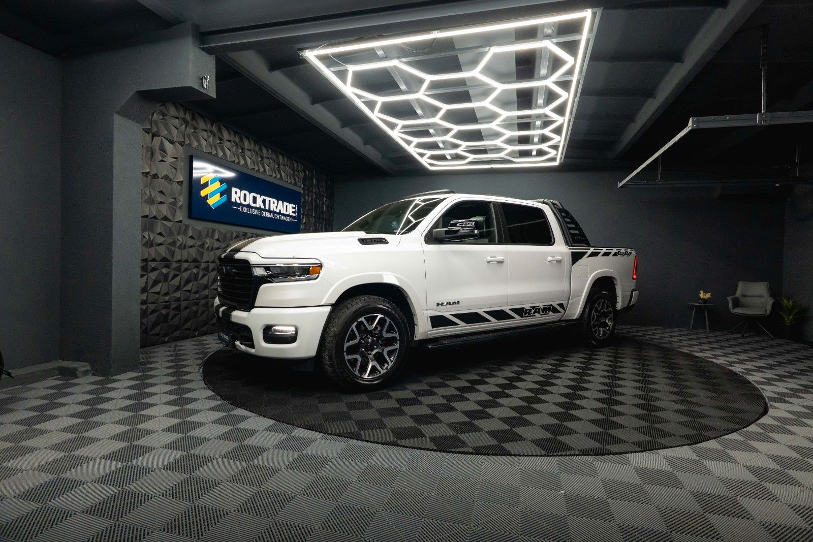 Dodge RAM 3.0 MY 25 TWIN TURBO LARAMIE Night Pano ACC