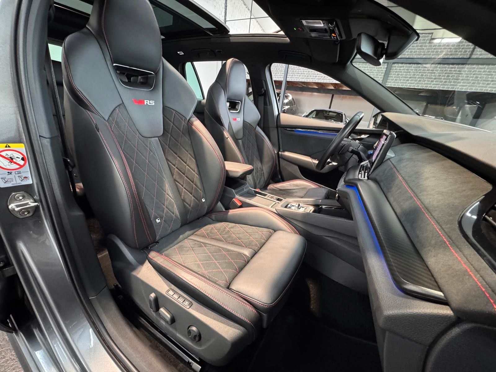 Skoda RS 4x4 PANO/HUD/360°/AHK/MASS/AMB/ACC/TRA.P.