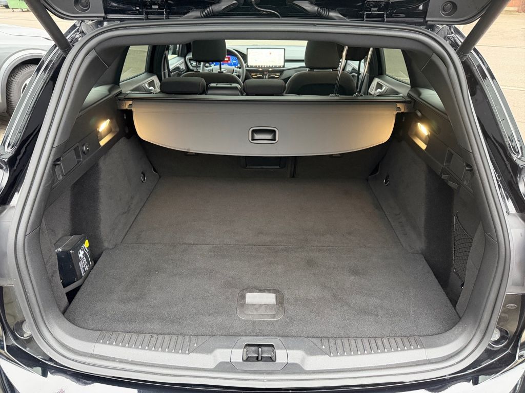 Ford Focus Turnier 1.0 EcoBoost Hybrid Aut. ST-LINE X