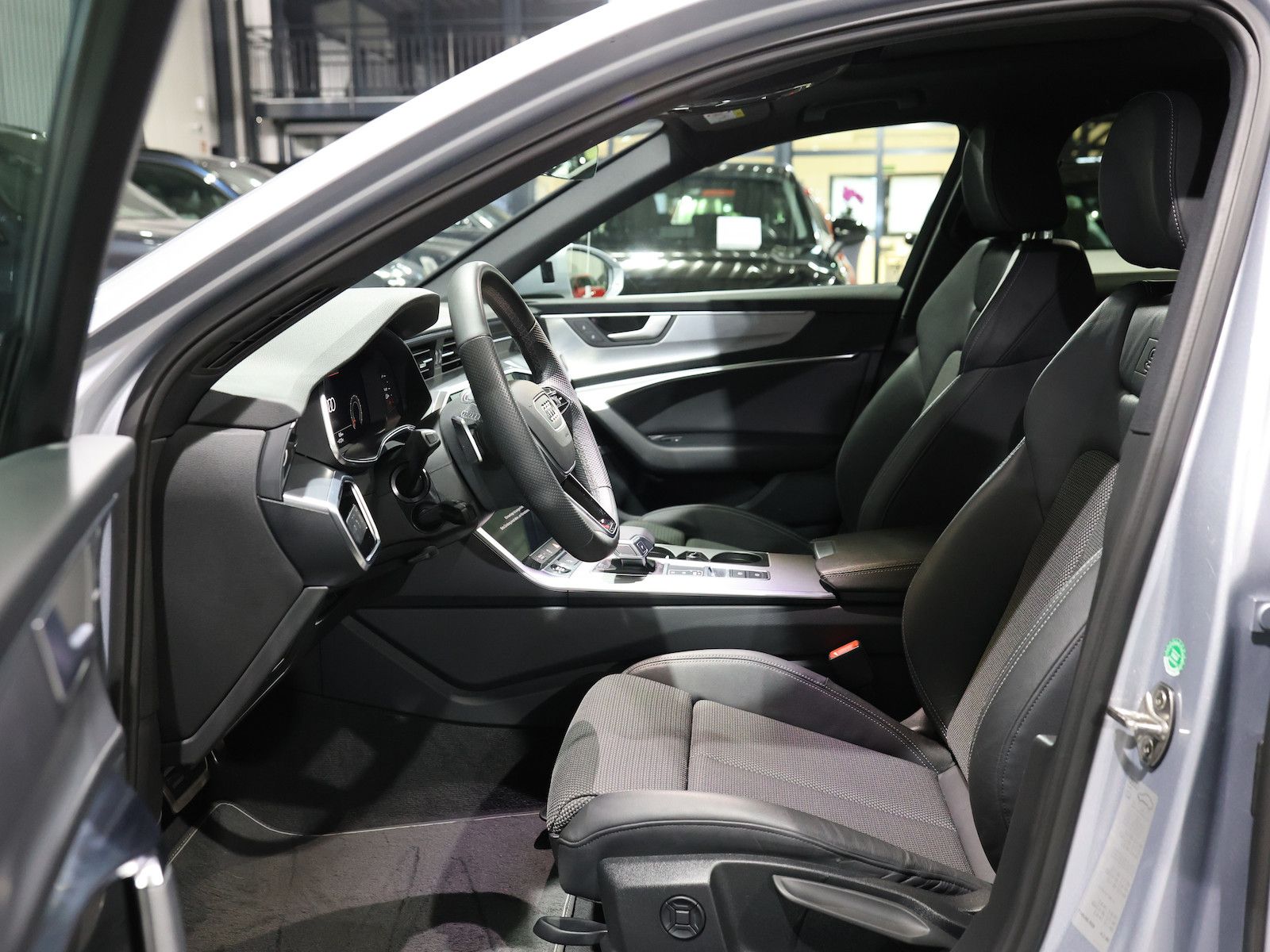 Audi A6 Avant 40 TDI S-LINE BLACK / PANORAMA, LED, VC