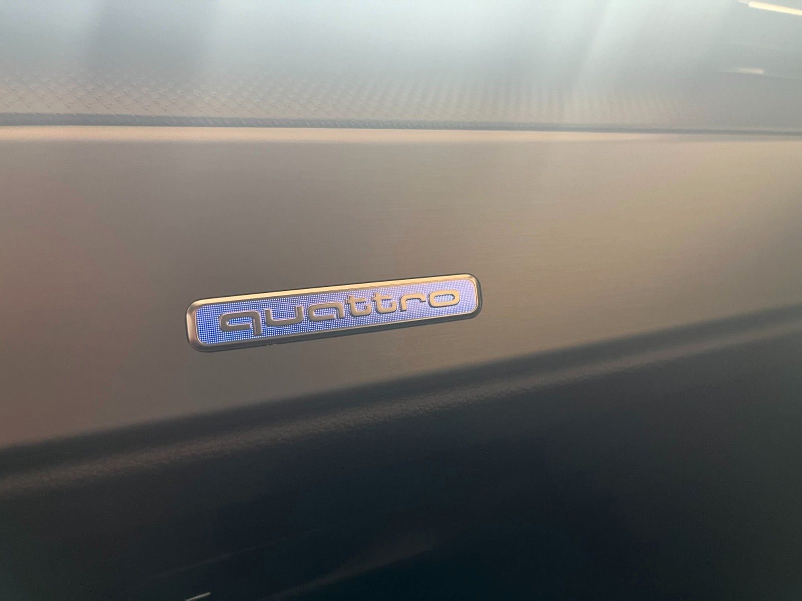 Audi Q3 TFSI quattro S line - Samsaru's Car Outlet