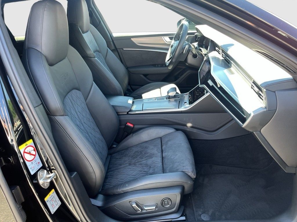 Audi RS6 Avant 4.0 TFSI quattro Navi Pano 22" AHK Spo