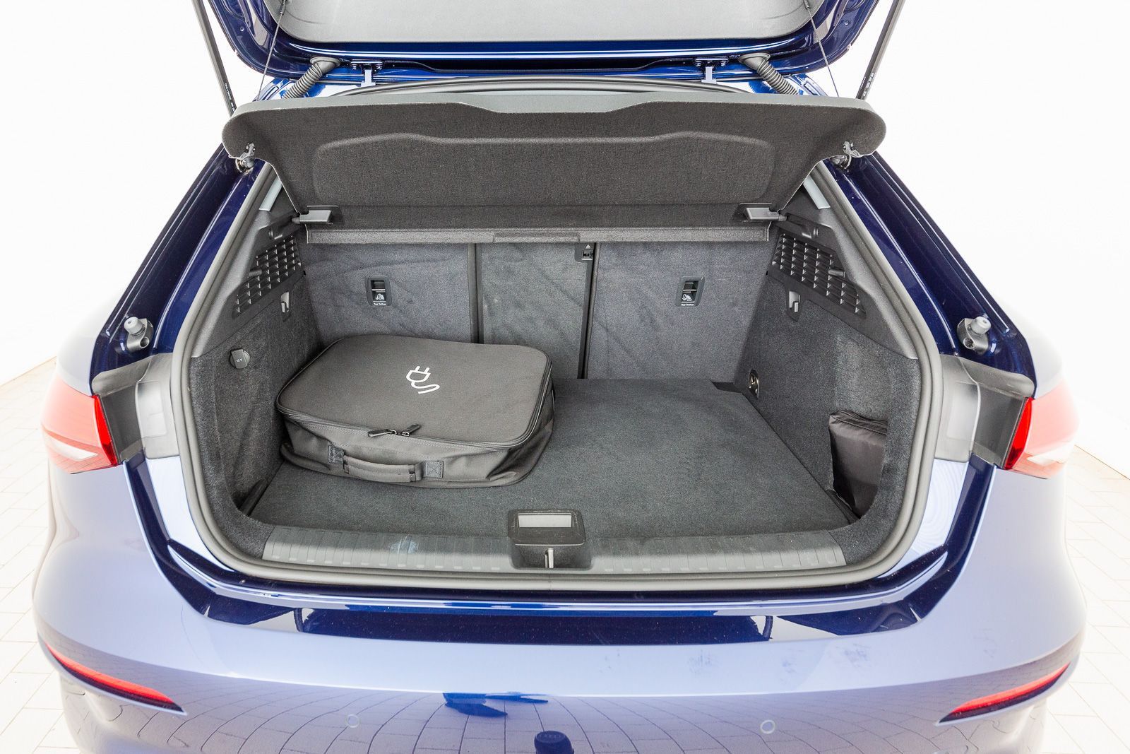 Audi A3 Sportback TFSI e Advanced - Samsaru's Car Outlet