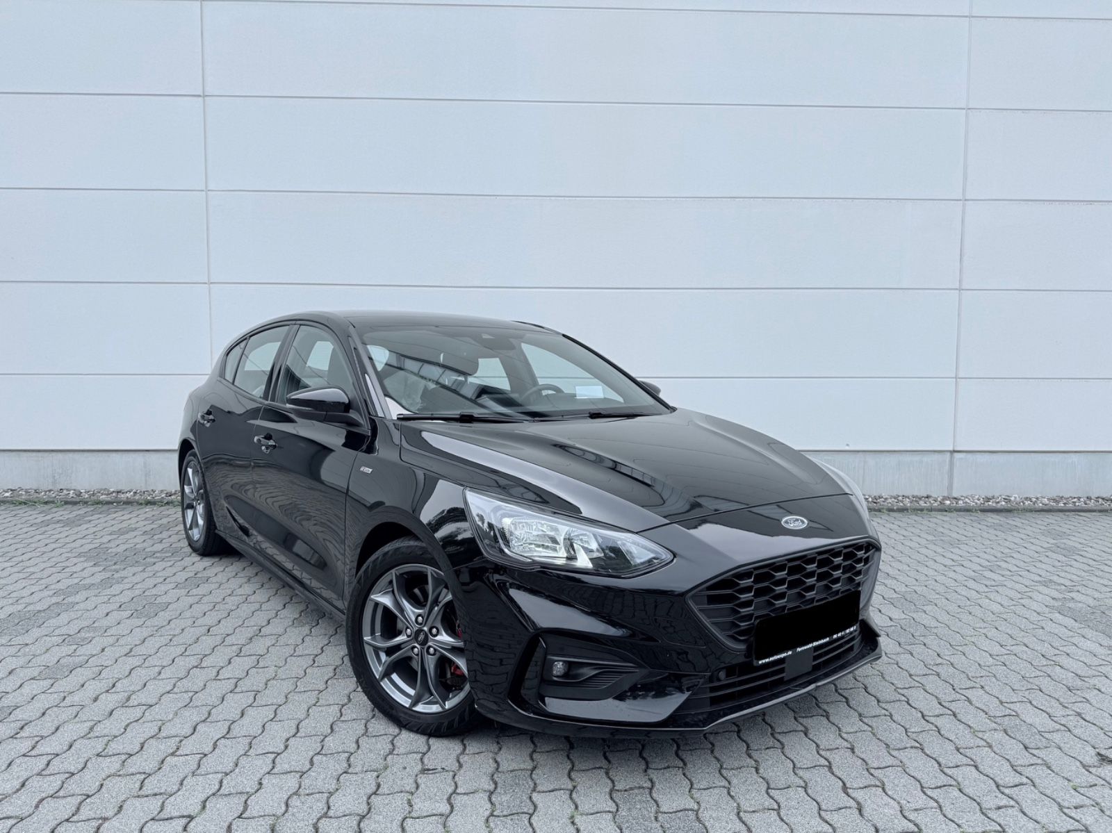 Ford Focus Lim. ST-Line - Samsaru's Car Outlet