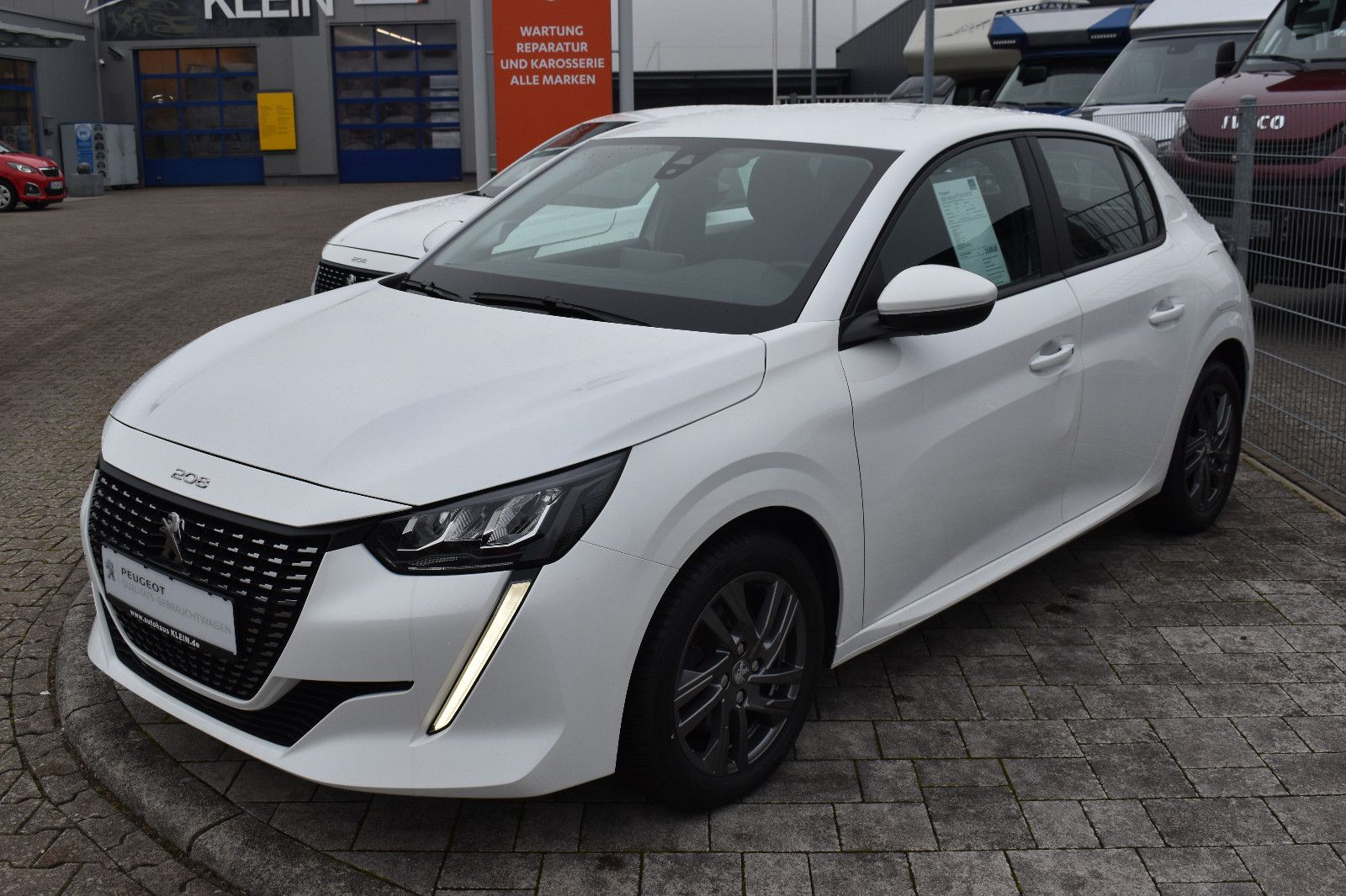 Peugeot 208 ActivePack 100 - Samsaru's Car Outlet