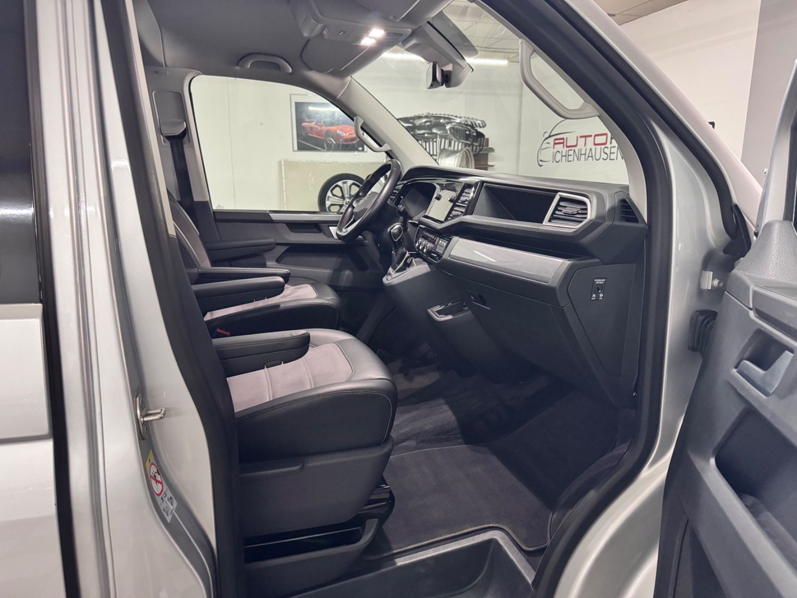 Volkswagen T6.1 Multivan 2.0 TDI DSG - Samsaru's Car Outlet