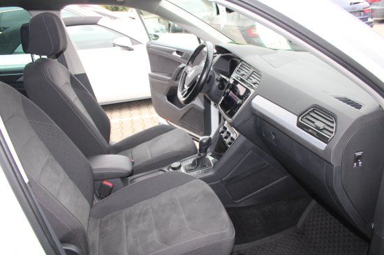 Volkswagen Tiguan 2.0 TDI 4Motion R-Line DSG Pano AHK ACC 2