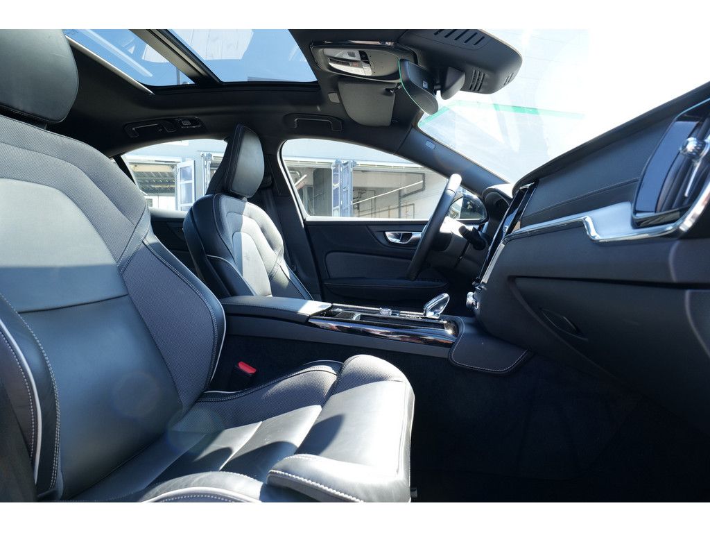 Volvo S60 Lim. T8 Ultimate Dark Recharge Plug-In Hybri