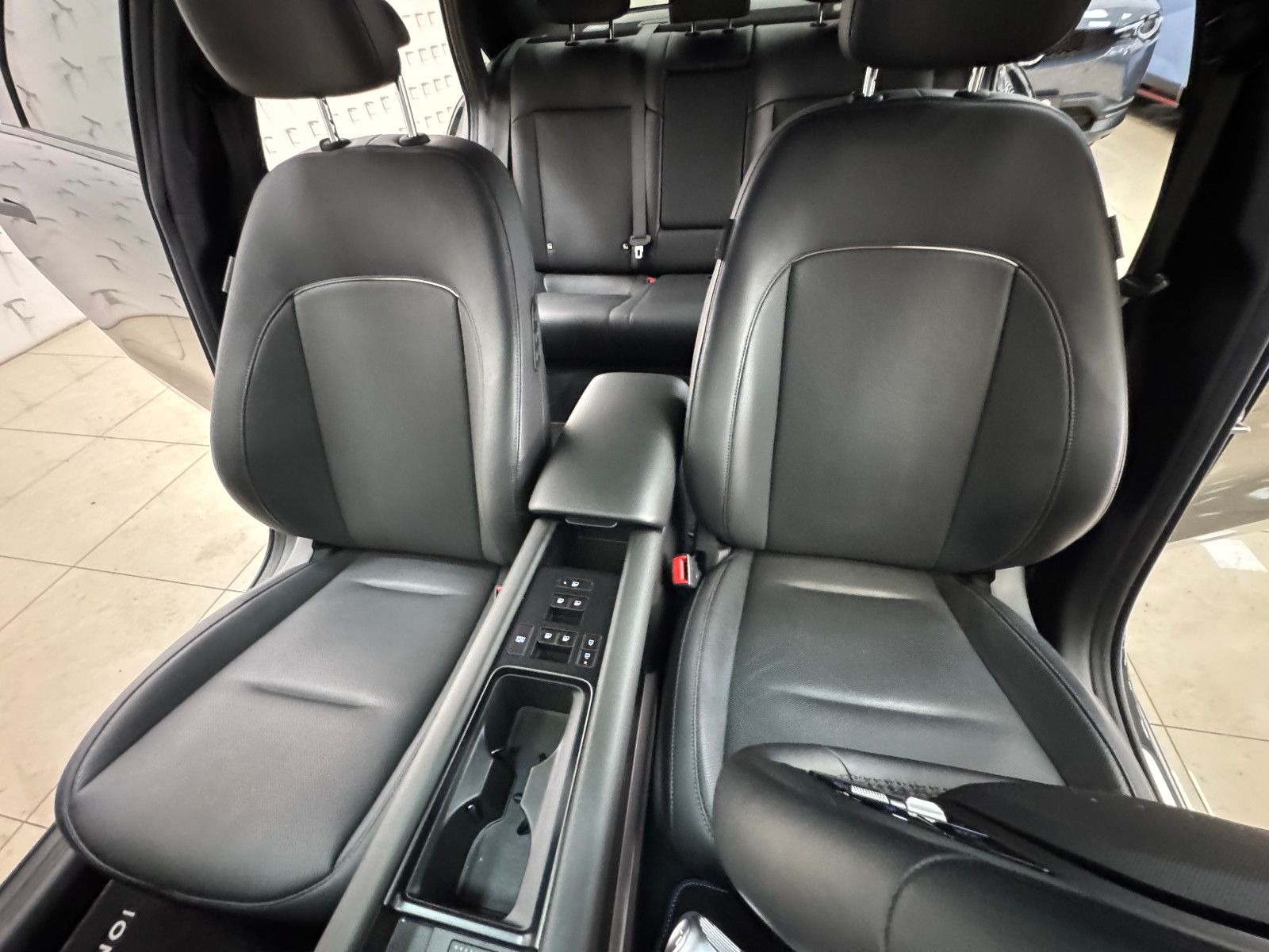 Hyundai IONIQ 6 77,4kWh 325ps 4WD Uniq 360°K/BOSE/DIGI