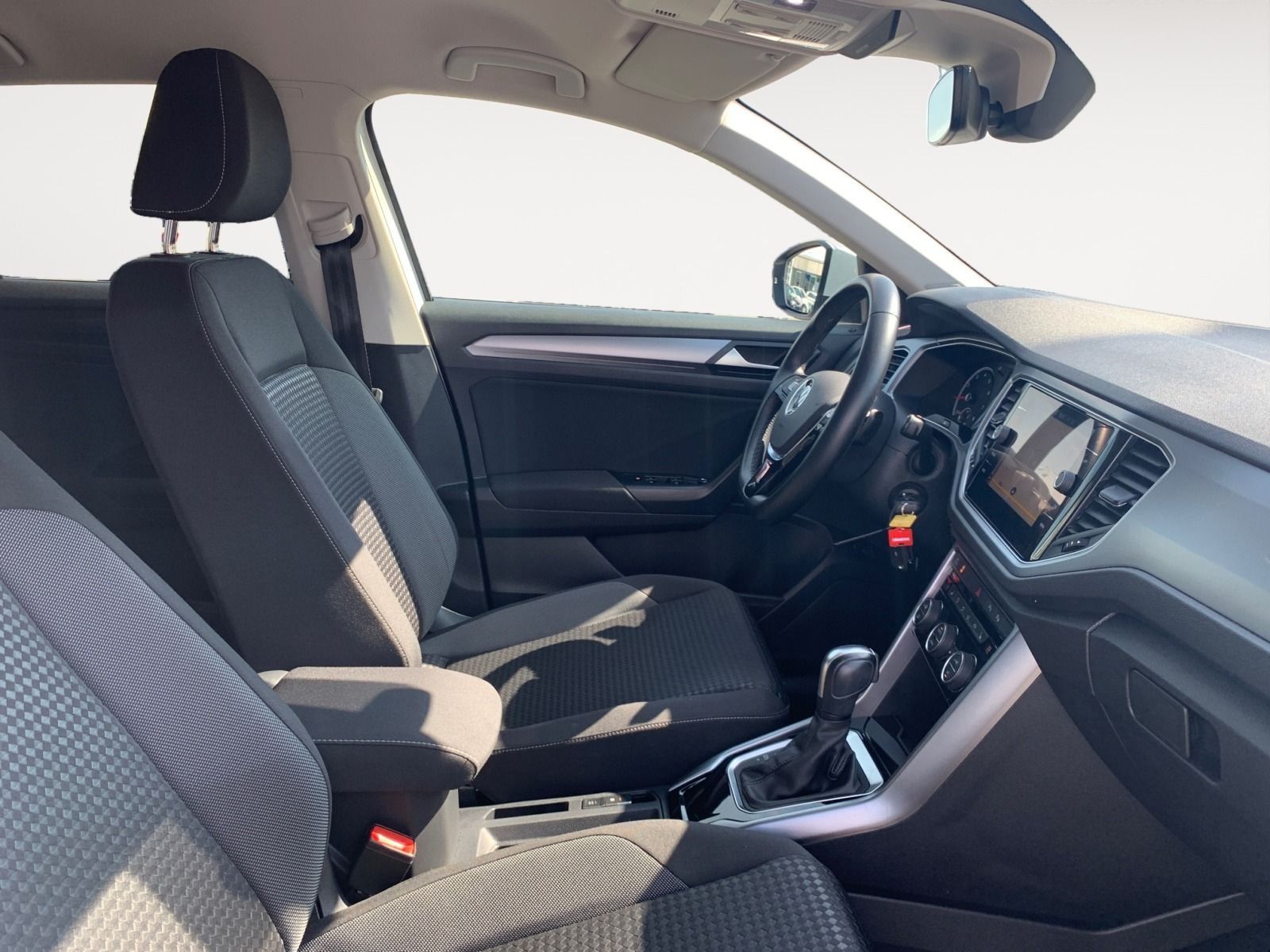 Volkswagen T-Roc 1.5 TSI Active - Samsaru's Car Outlet
