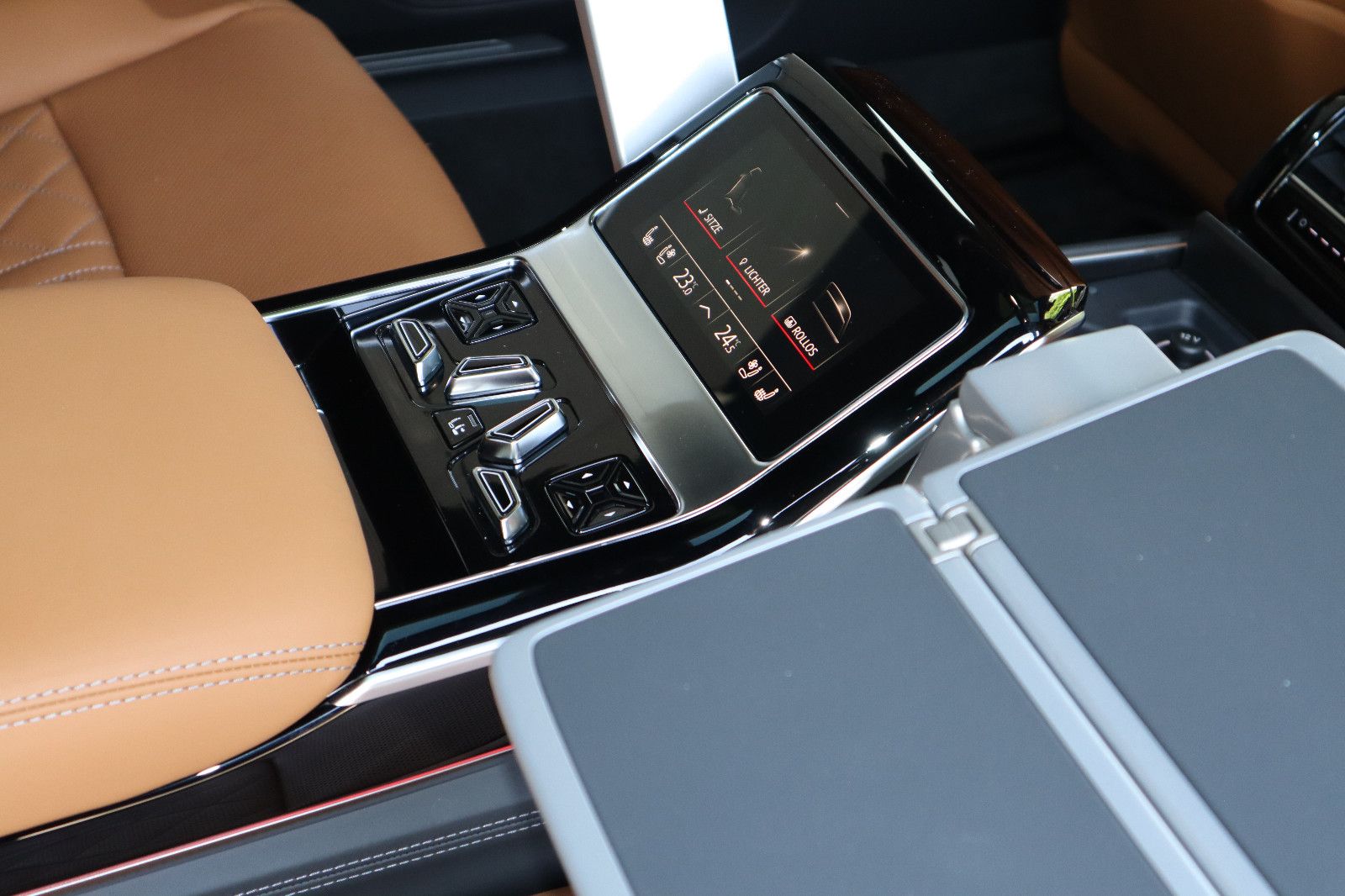 Audi A8L 60 TFSIe lang S-Line - Samsaru's Car Outlet