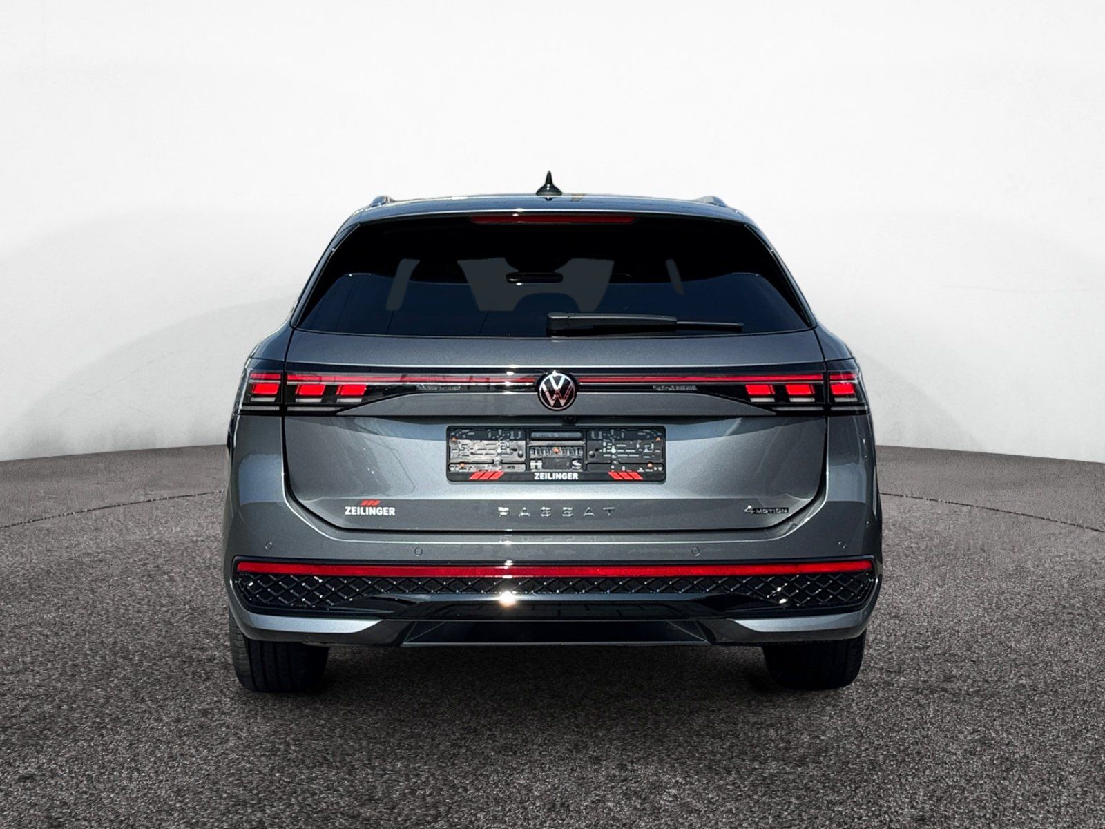 Volkswagen Passat Variant R-Line TDI DSG 4Motion|AHK|PANO|A