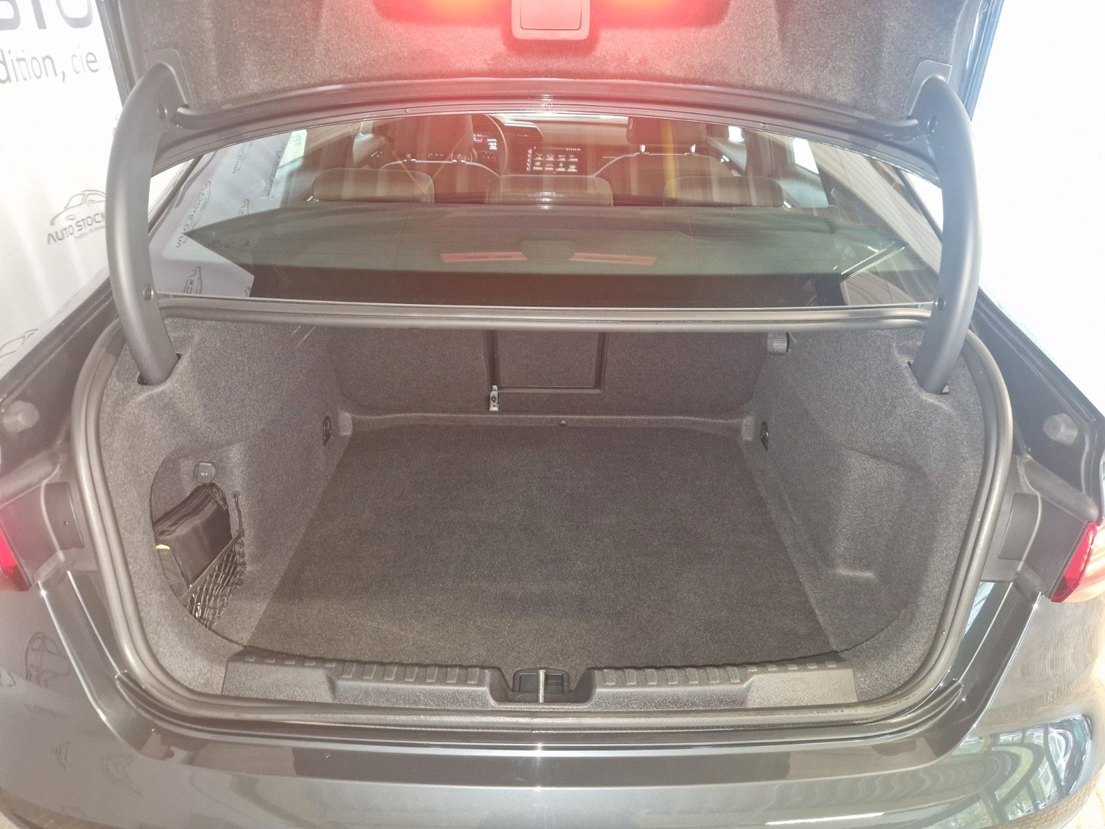 Audi A3 30 TFSI S tronic advanced LED Navi PDC Sitzh.