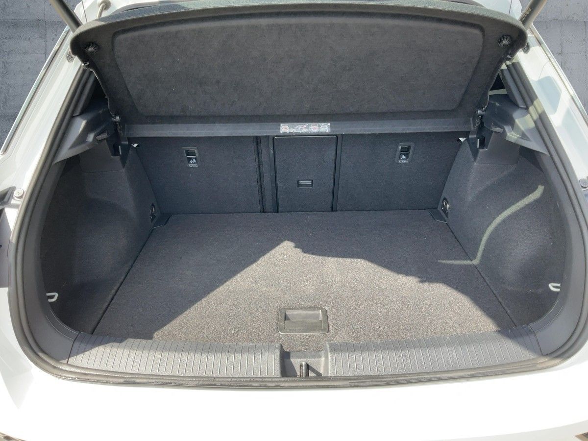 Volkswagen T-Roc 1.5 TSI R-LINE - Samsaru's Car Outlet