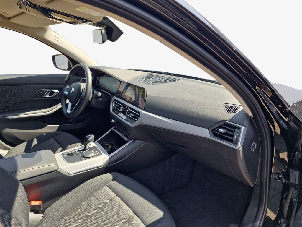 BMW 320i Touring Aut. Advantage - Samsaru's Car Outlet