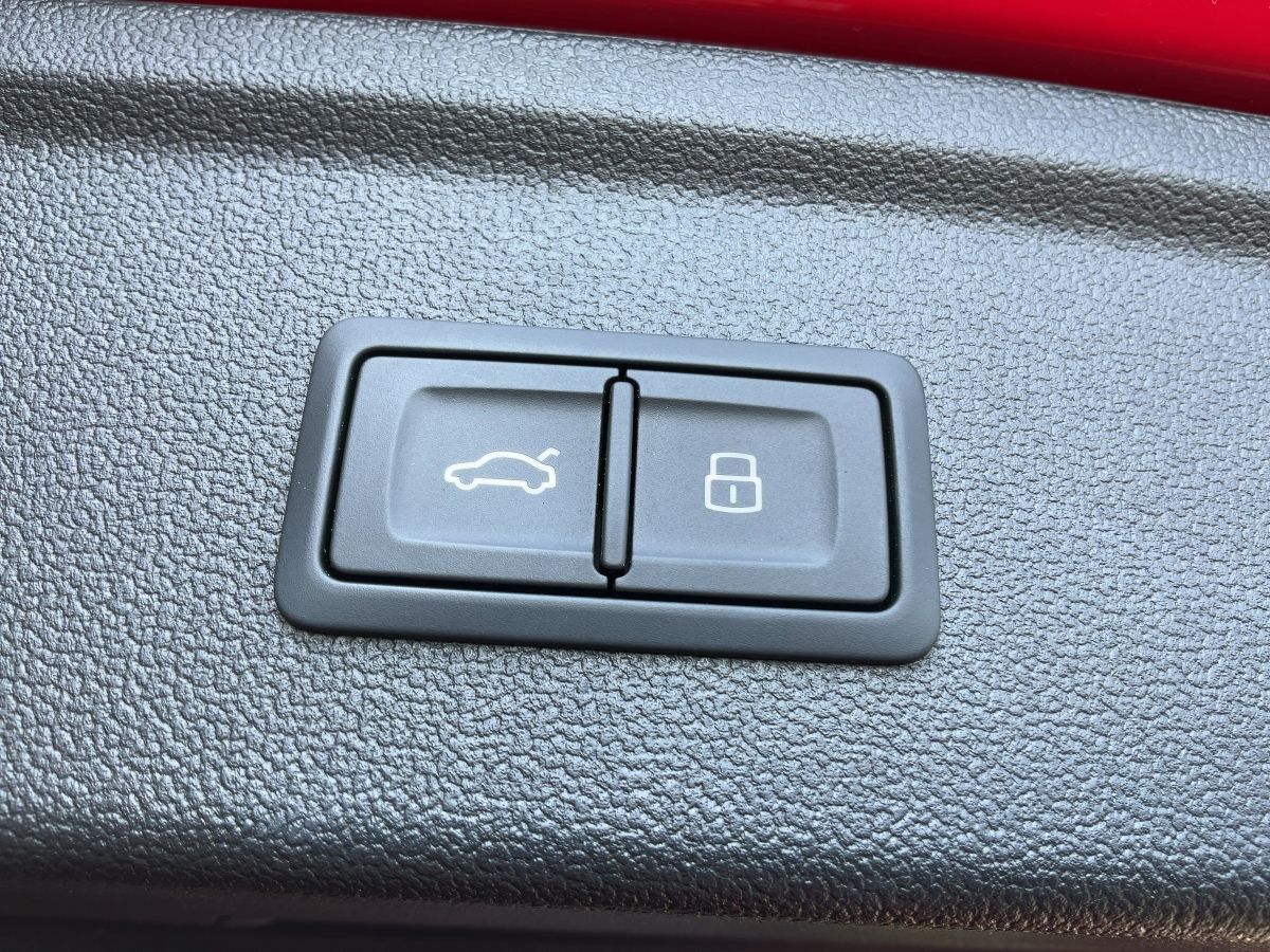 Audi A3 Sportback 35 TFSI S-TR ADVANCED - Samsaru's Car Outlet