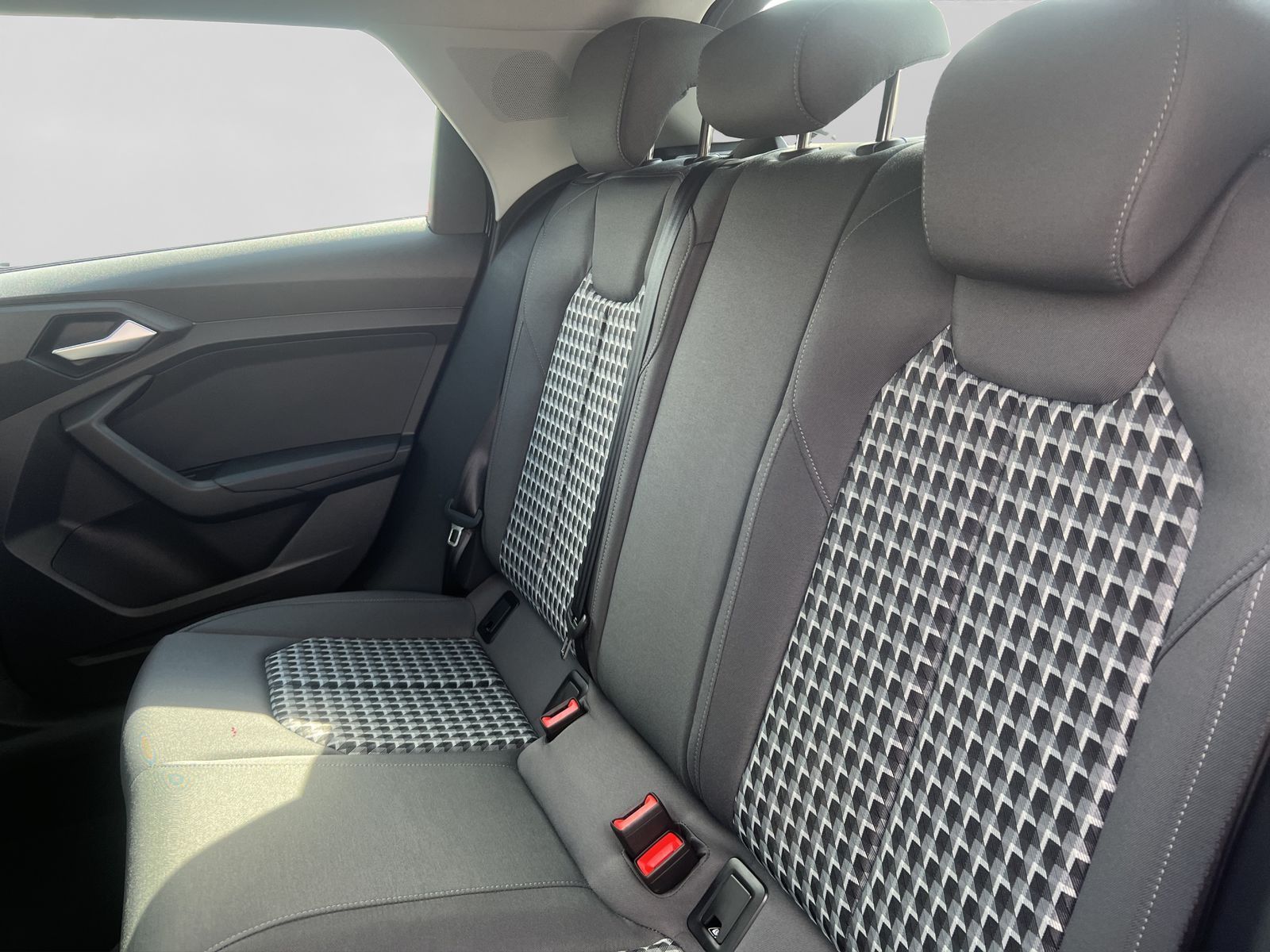 Audi A1 Sportback 25 1.0 TFSI S line - Samsaru's Car Outlet