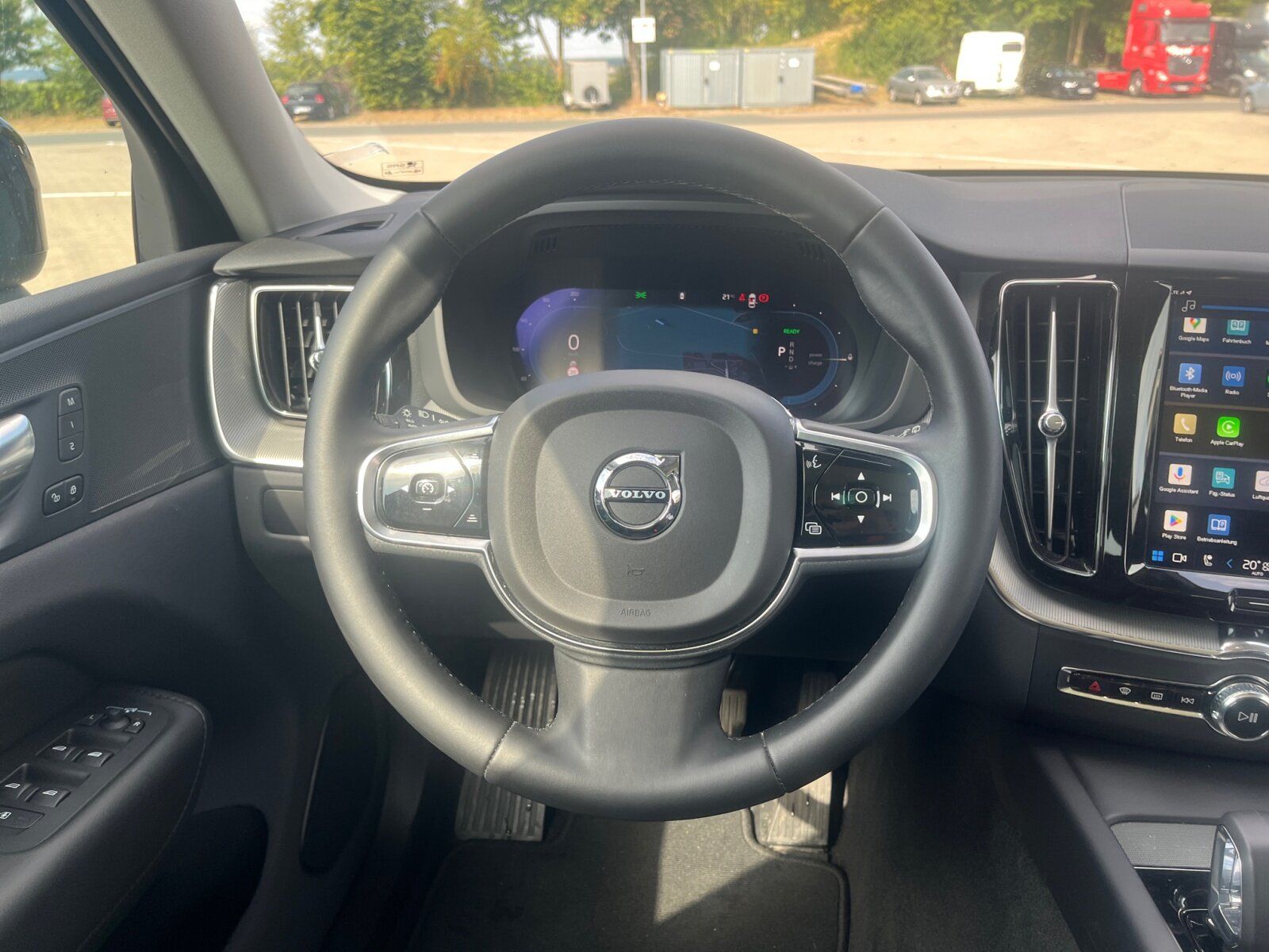 Volvo XC60 T6 Hybrid AWD Plus Dark *AHK*360°K+NAVI*