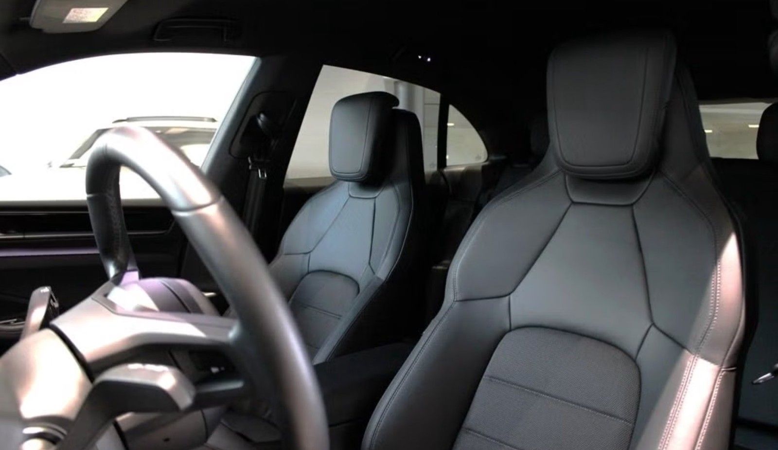 Porsche Macan Electric BOSE*AHK*L-HEIZBAR