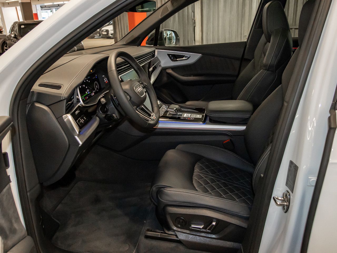 Audi Q7 SUV TFSIe S line 60 TFSI e quattro tiptronic
