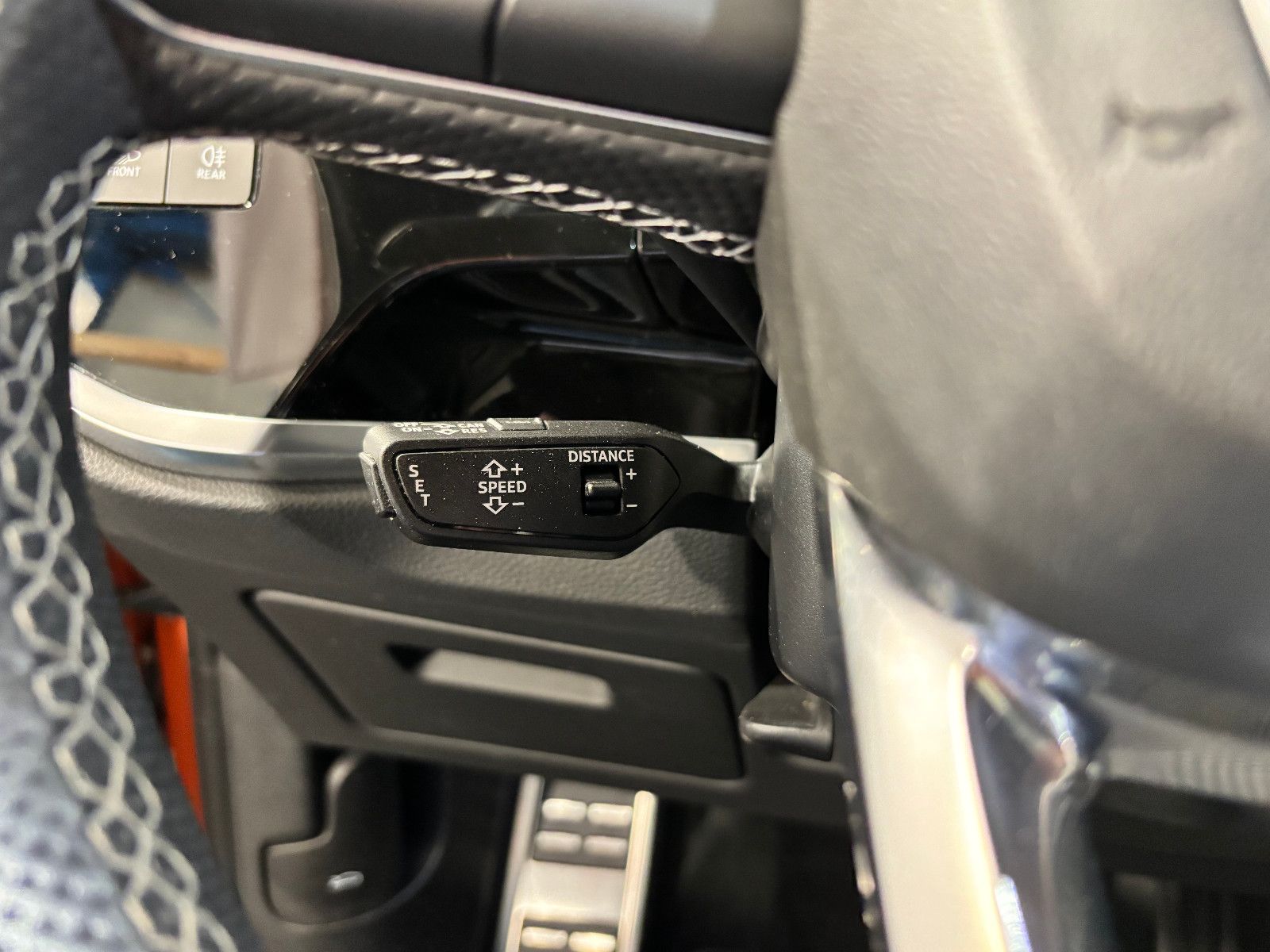 Audi Q3 Sb. 40 TFSI quattro S LINE - Samsaru's Car Outlet