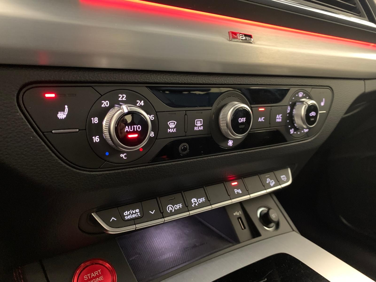 Audi Q5 S-Line BLACK/ACC/VIRTUAL/TRITTBRETT/KAM/AHK