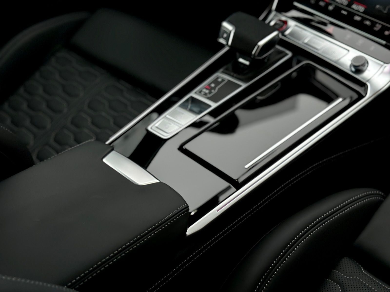 Audi RS 6 Avant KERAMIK*HUP*305KMH*LASER*PANO*B&O*STH