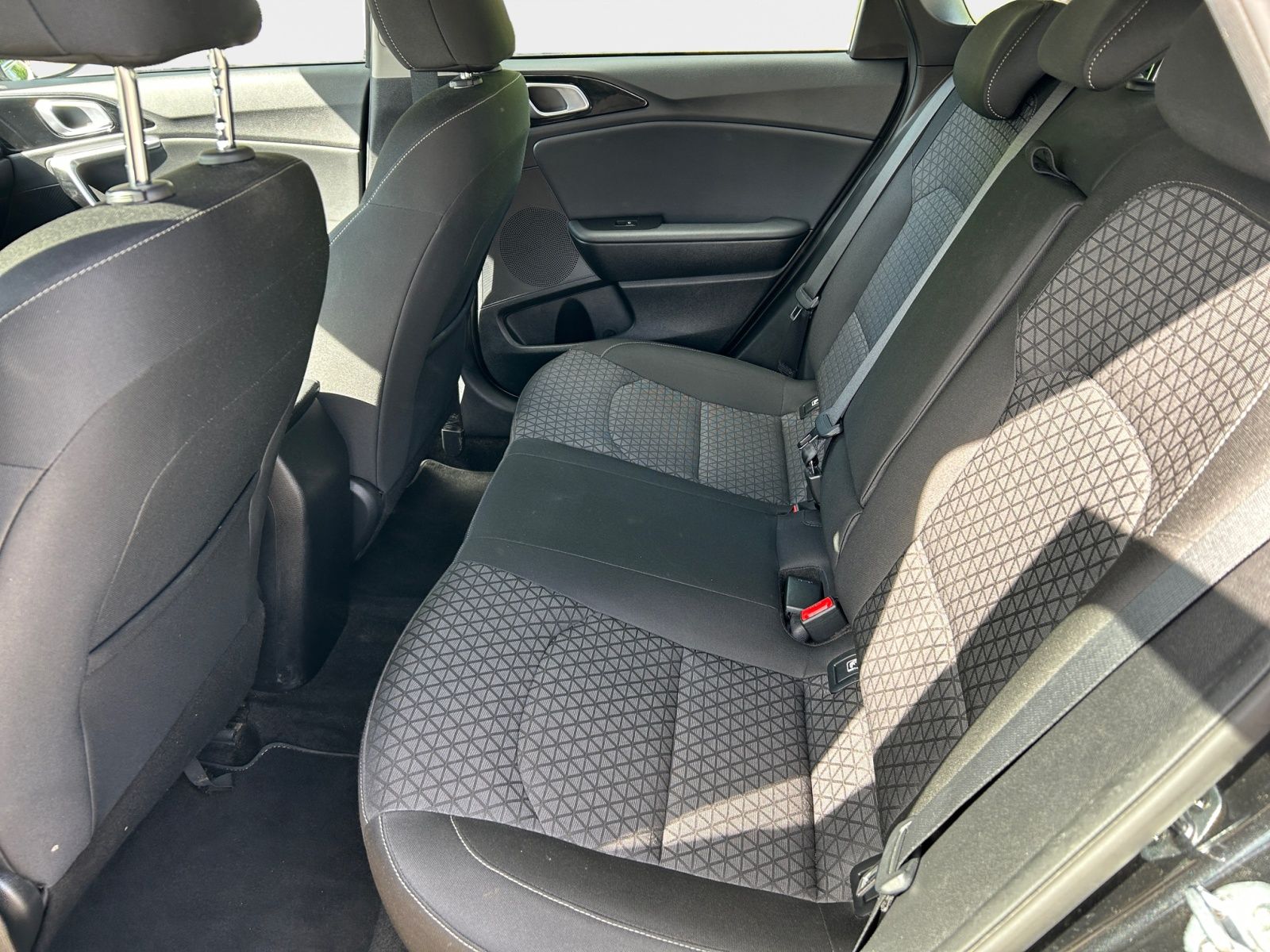Kia cee'd 1.4 T-GDI Vision - Samsaru's Car Outlet