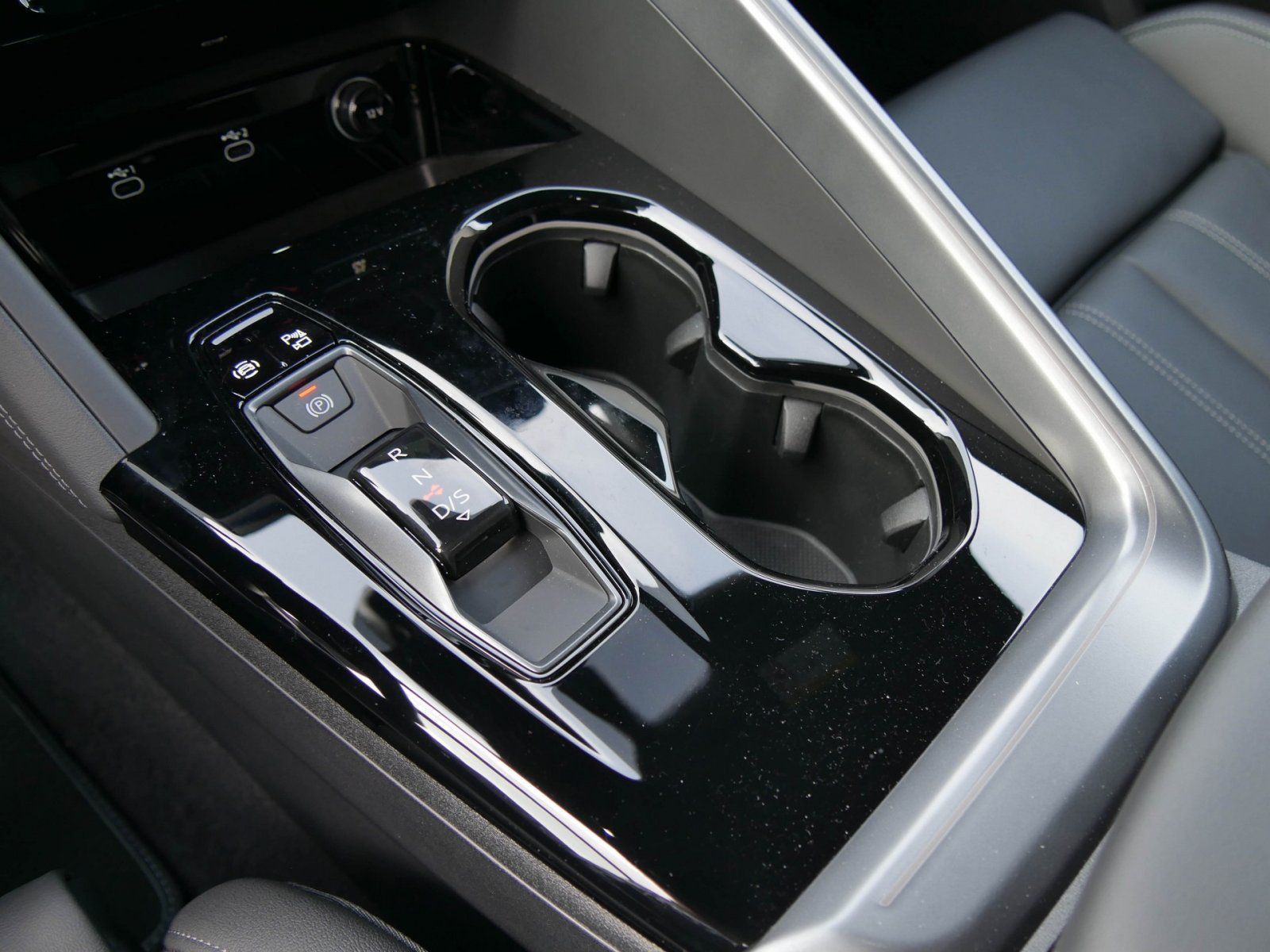 Audi Q5 2.0 TDI quattro S-Line edition one