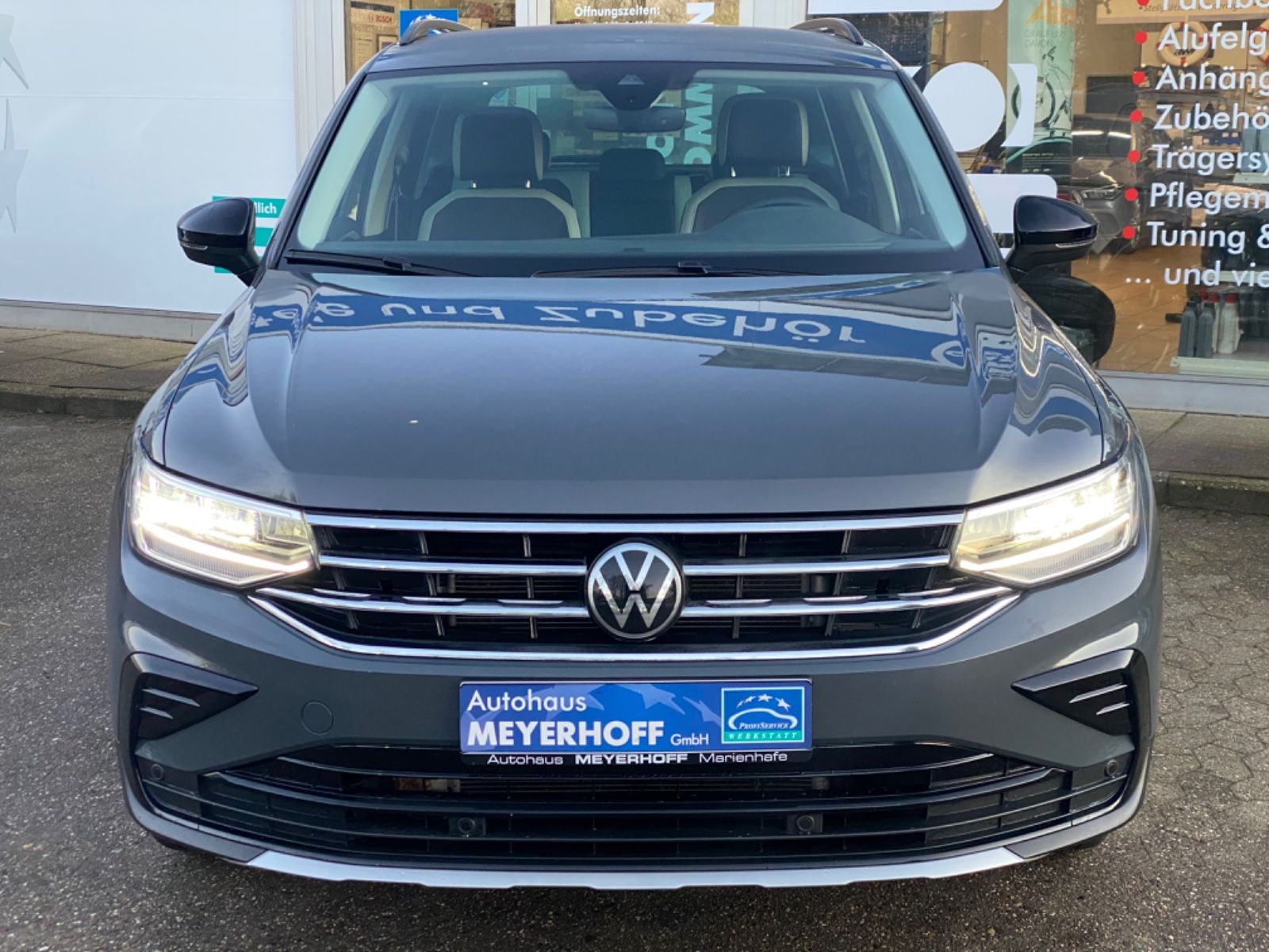 Volkswagen Tiguan Life 2.0 TDI 4Motion - Samsaru's Car Outlet
