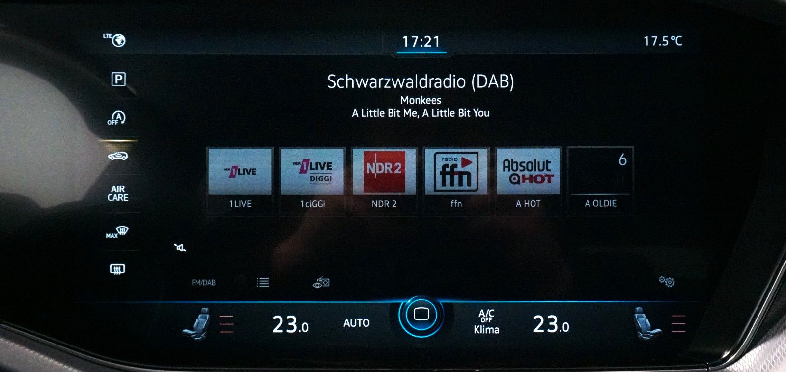 Volkswagen Touareg 3.0 TSI R-Line 4Motion - Samsaru's Car Outlet