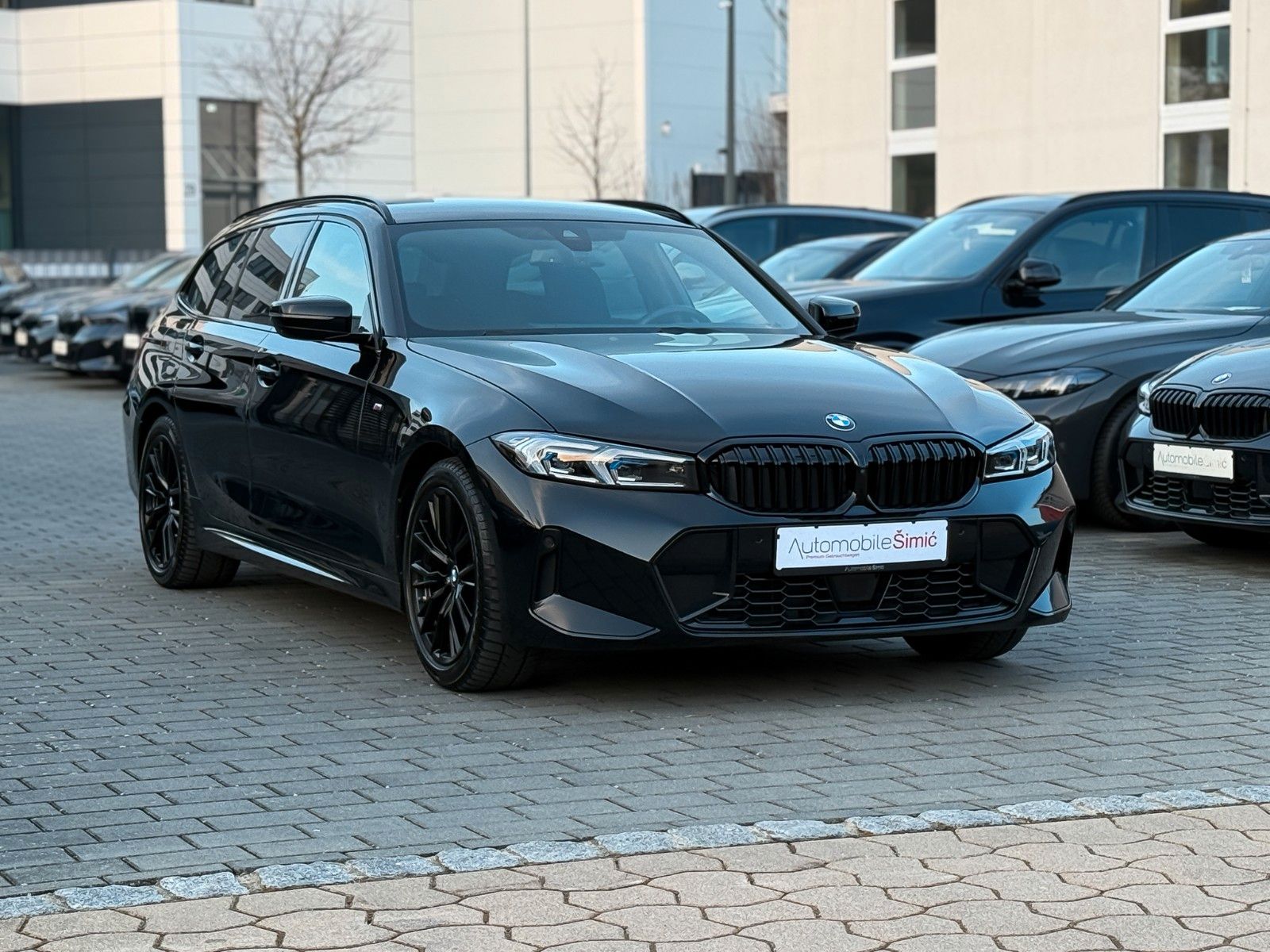 BMW 320i M Sport 18" HuD AHK ACC 360° LED+