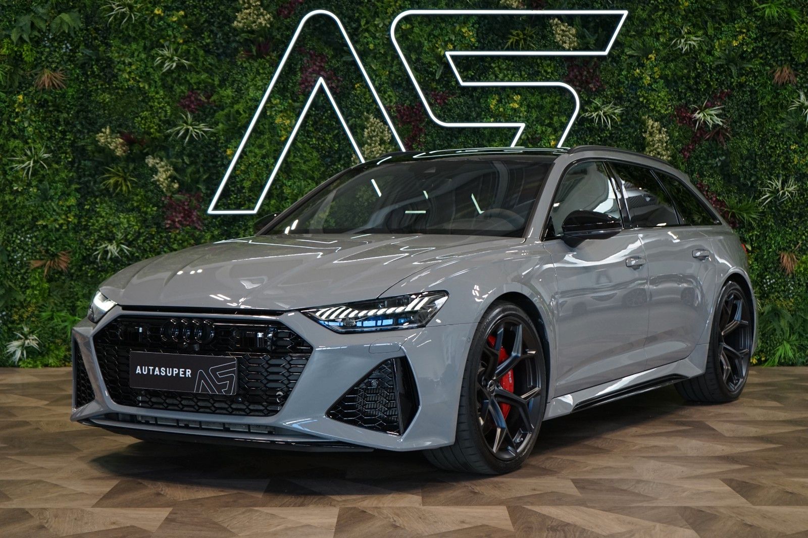 Audi RS6 Performance*AUX.HEAT*PANO*120.331€ NETTO