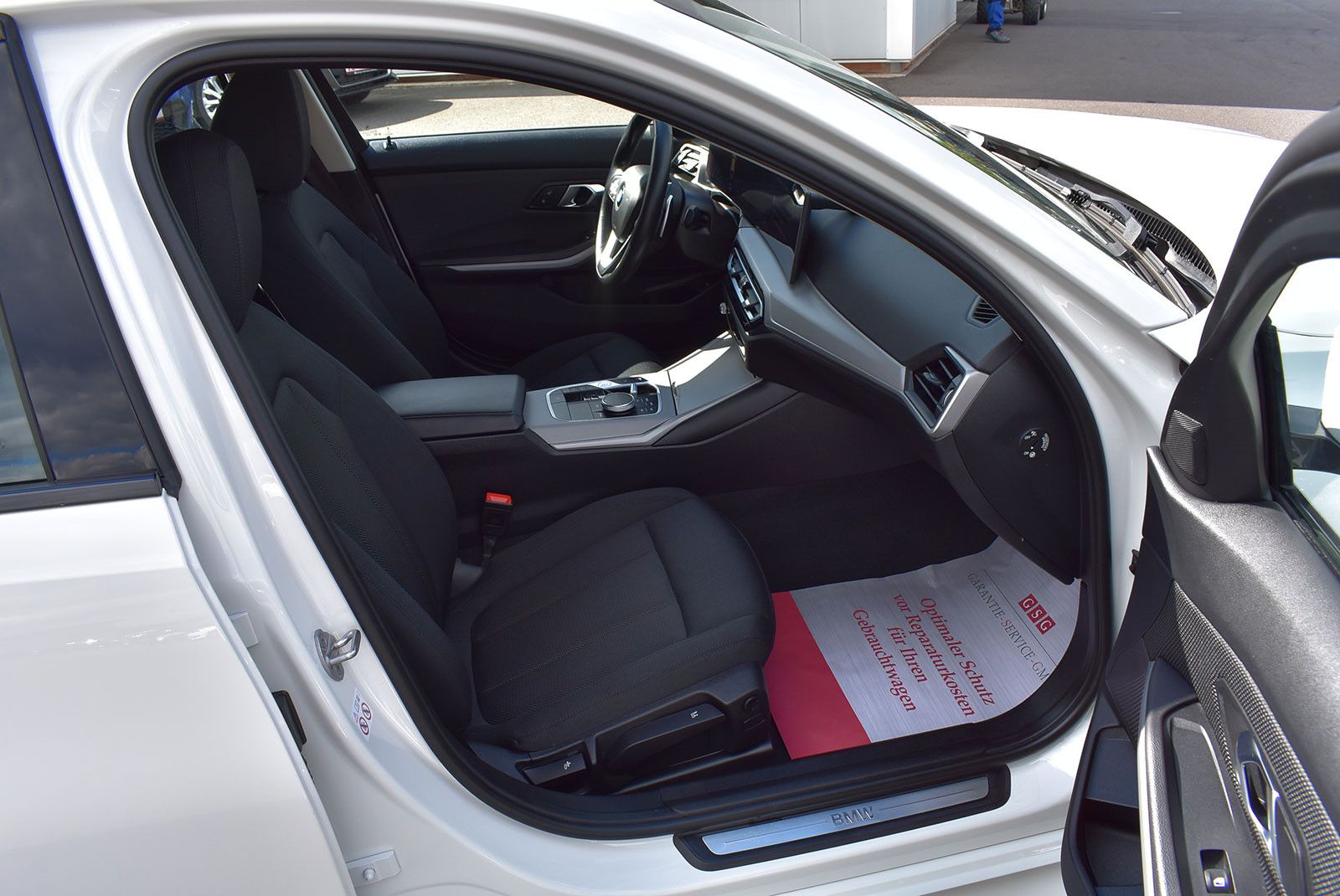 BMW 320d xDrive - Samsaru's Car Outlet