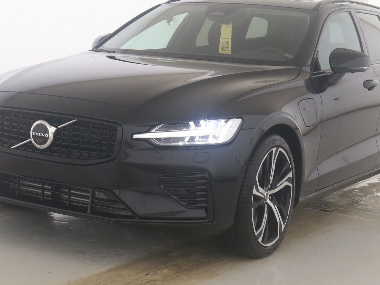 Volvo V60 T6 AWD Plus Dark Panorama/360°/AHK/H&K/BLIS