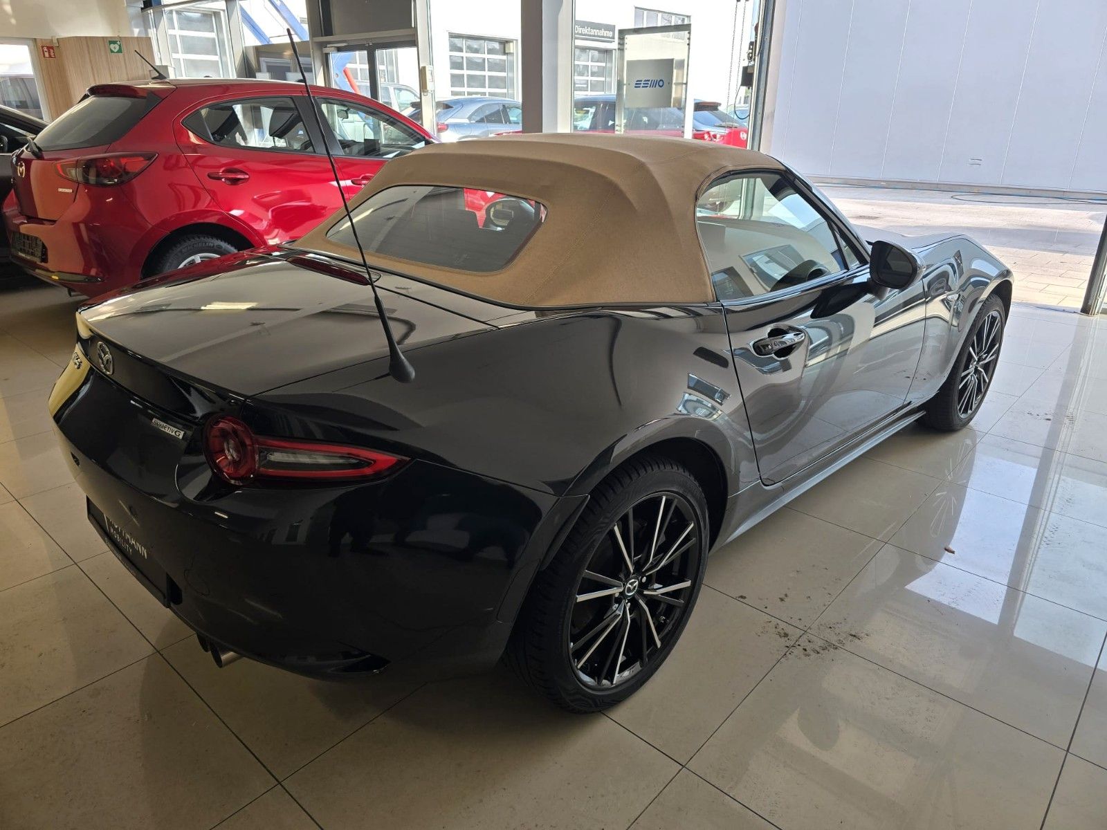 Mazda MX-5 Kazari *184 PS*RFK*NAV*BOSE*LED*