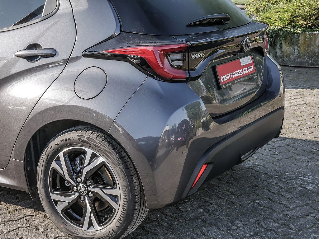 Toyota Yaris Hybrid Style LED PDC ACC KAMERA KLIMA SHZ