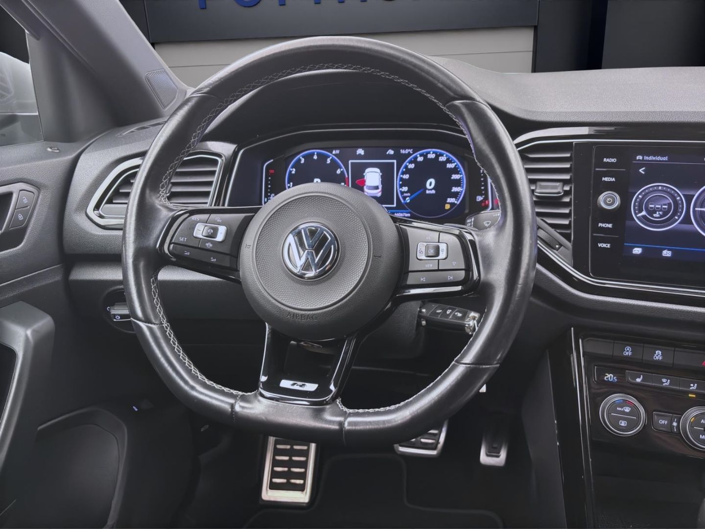 Volkswagen T-Roc 4M R - Samsaru's Car Outlet